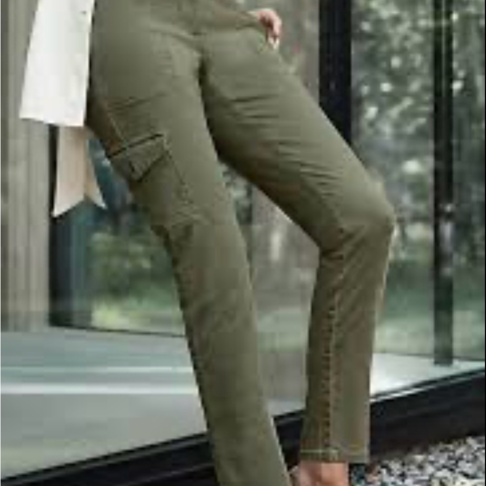 J. Jill Cargo Pants
Size 10
Never worn with tags